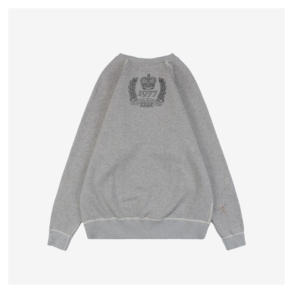 Saint-Michael-Queen-Elizabeth-Distressed-Print-Crewneck-Sweatshirt6.jpeg.webp Saint Michael Queen Elizabeth Distressed Print Sweatshirt