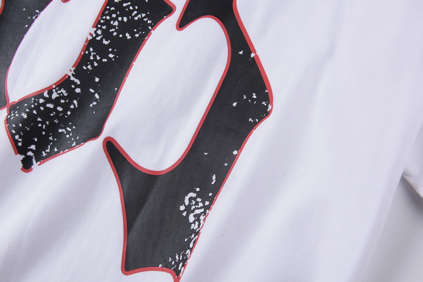 Sp5Der Gothic Logo Distressed Print T Shirt