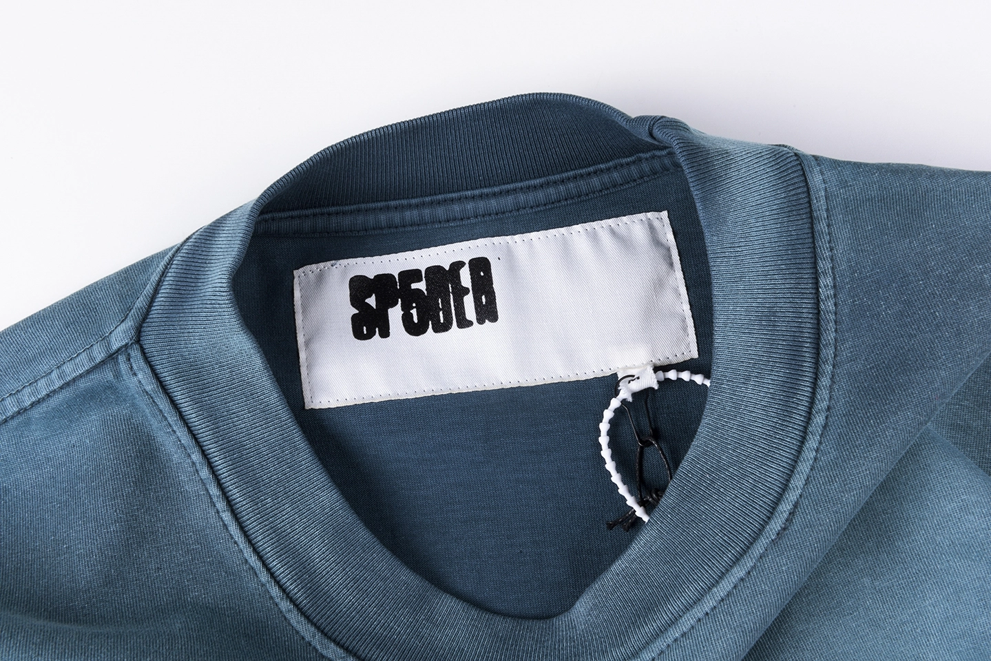 Sp5der-Blue-Pink-Logo-Graphic-Washed-T-Shirt1.webp Sp5Der Blue Pink Logo Graphic Washed T Shirt