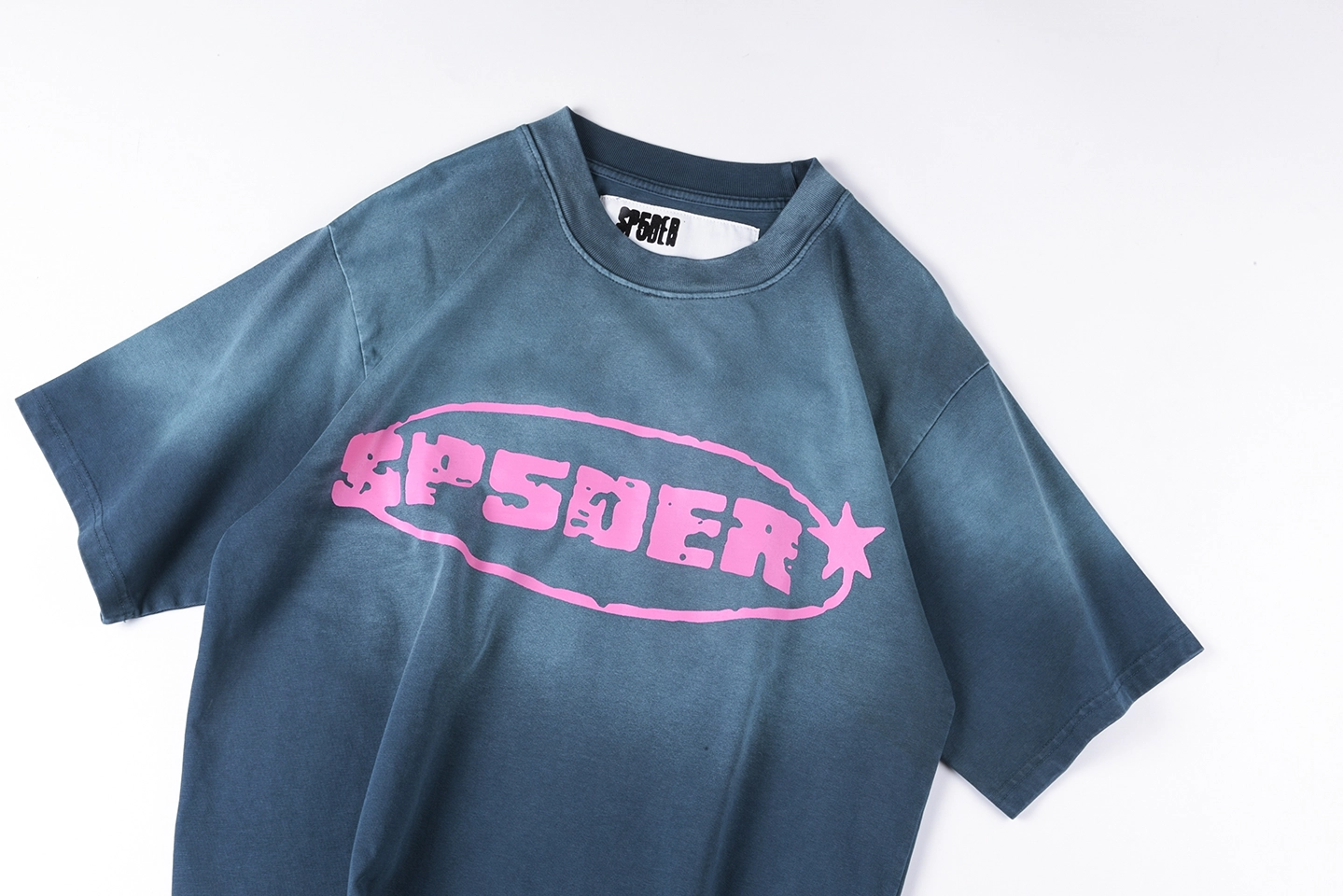 Sp5der-Blue-Pink-Logo-Graphic-Washed-T-Shirt5.webp Sp5Der Blue Pink Logo Graphic Washed T Shirt