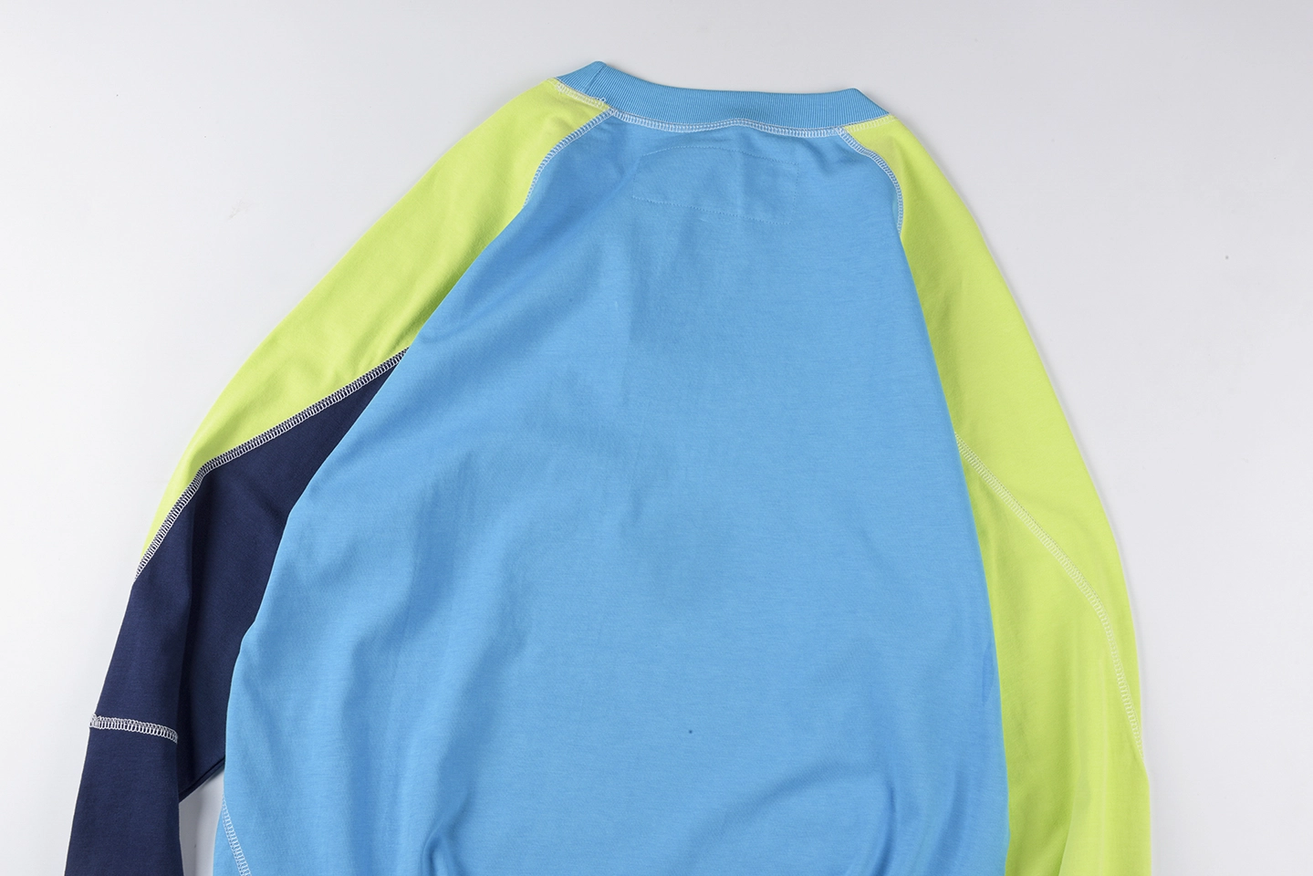 Sp5der-Colorblock-Performance-Shirt1.webp Sp5Der Colorblock Performance Shirt
