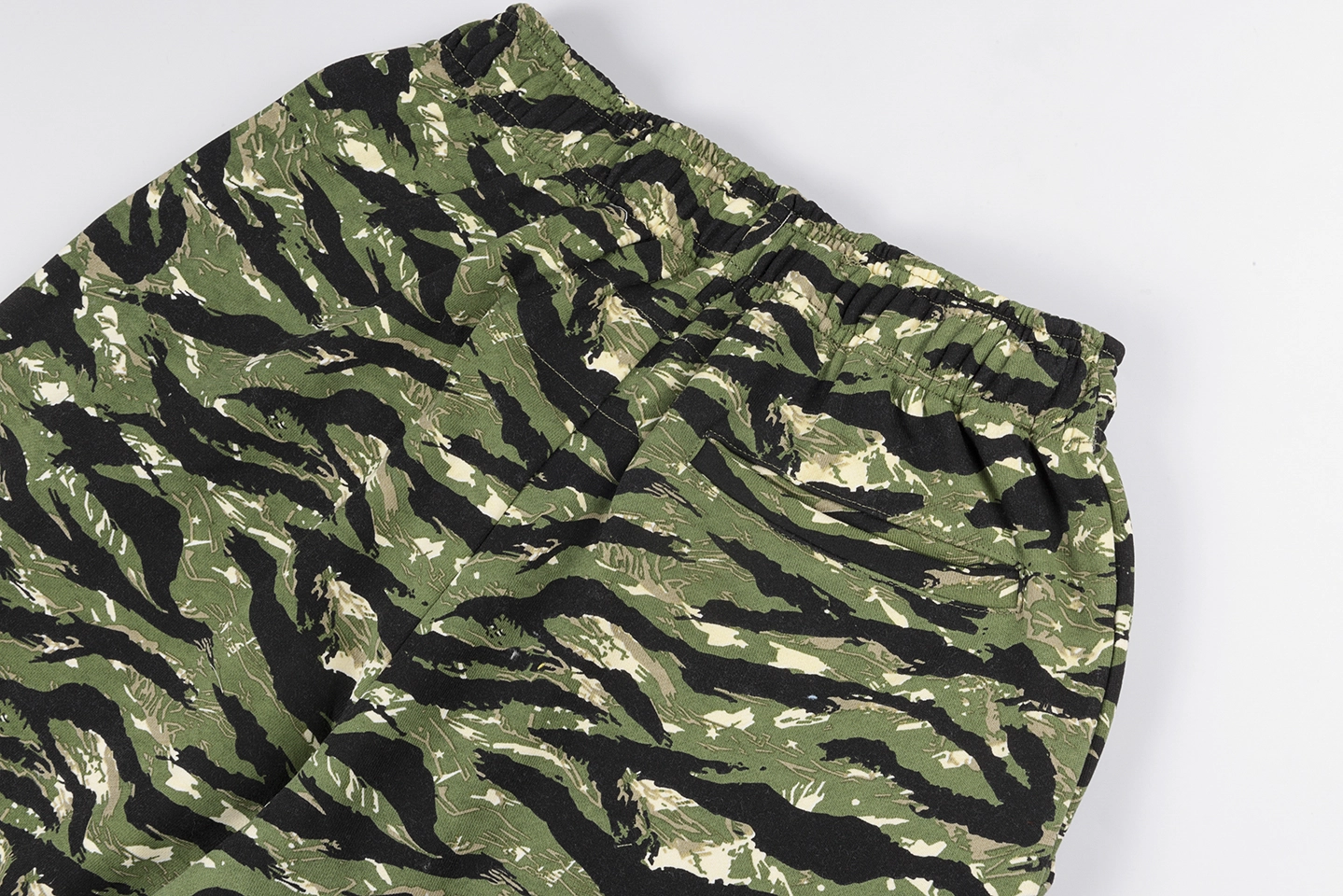 Sp5der-Green-Camo-Logo-Straight-Leg-Pants1.webp Sp5Der Green Camo Logo Straight Leg Pants