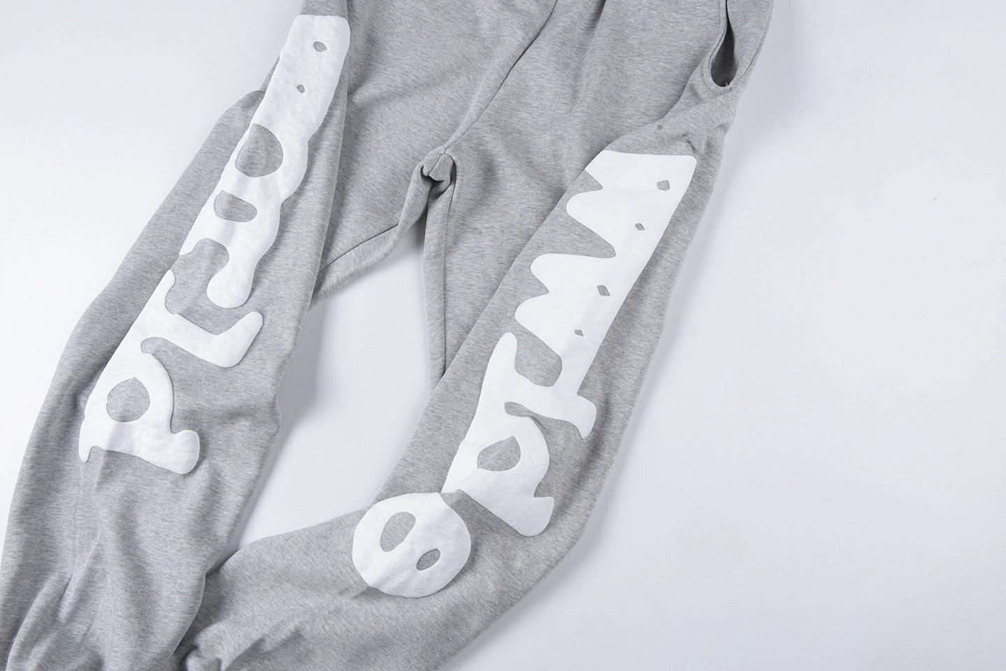 Sp5Der Heather Grey Oversized White Script Sweatpants