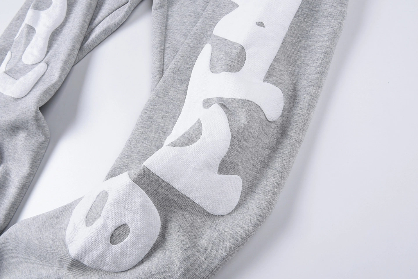 Sp5Der Heather Grey Oversized White Script Sweatpants