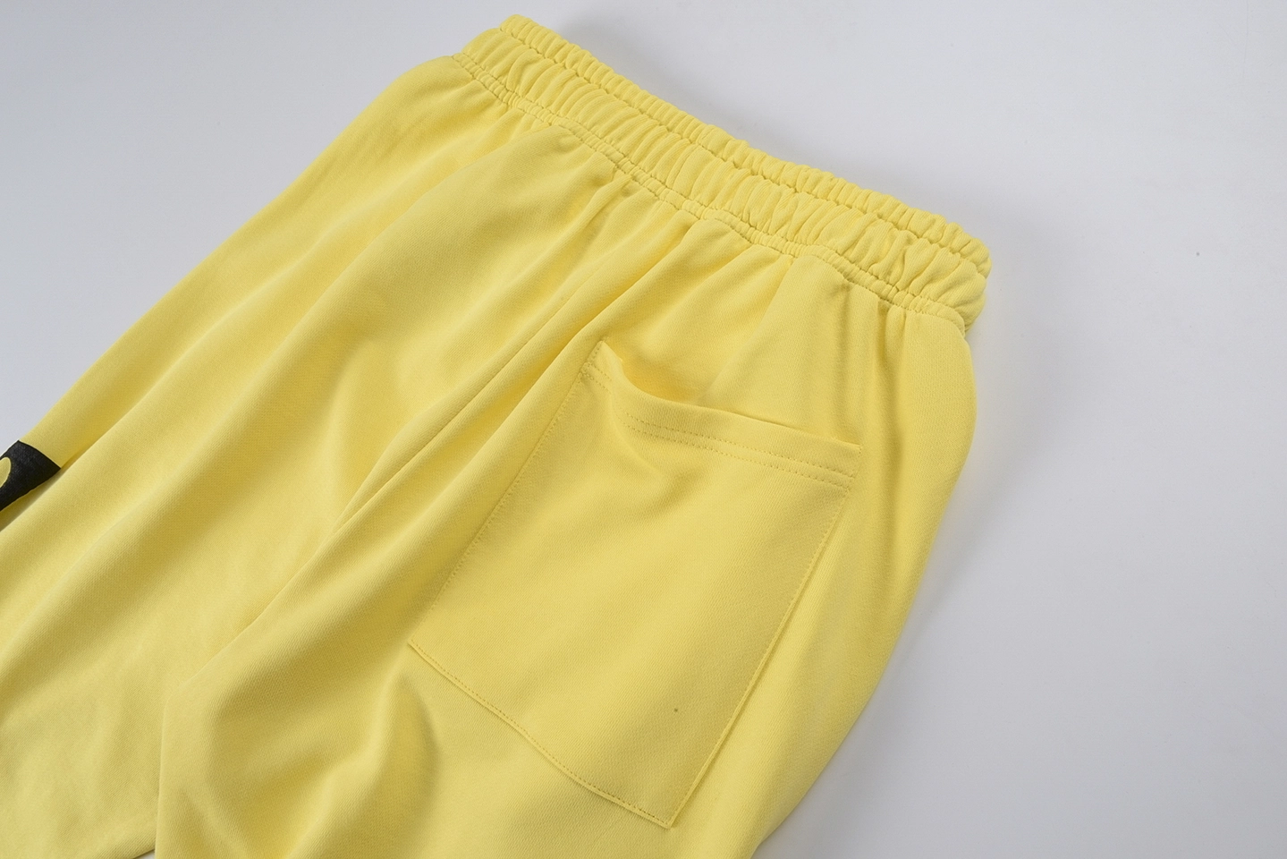 Sp5Der Rhinestone World Yellow Sweatpants