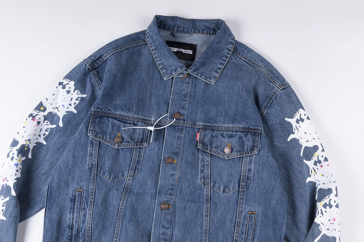 Sp5der-Washed-Blue-Graphic-Sleeve-Denim-Jacket7.webp Sp5Der Washed Blue Graphic Sleeve Denim Jacket