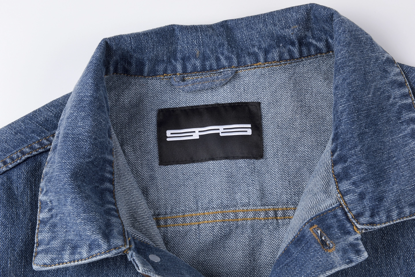 Sp5der-Washed-Blue-Graphic-Sleeve-Denim-Jacket9.webp Sp5Der Washed Blue Graphic Sleeve Denim Jacket