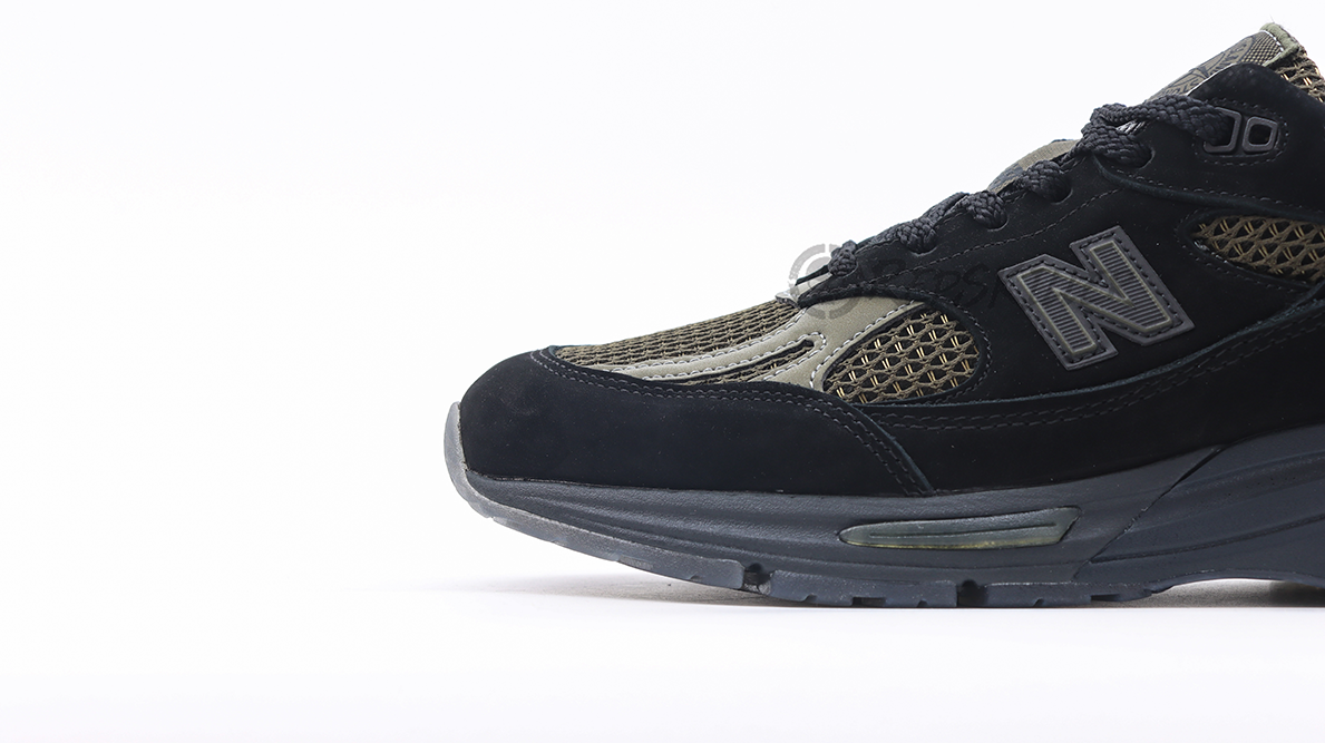 Stone-Island-x-991v2-Made-in-England-BlackReplica2.webp Stone Island X 991V2 Made In England Black Replica