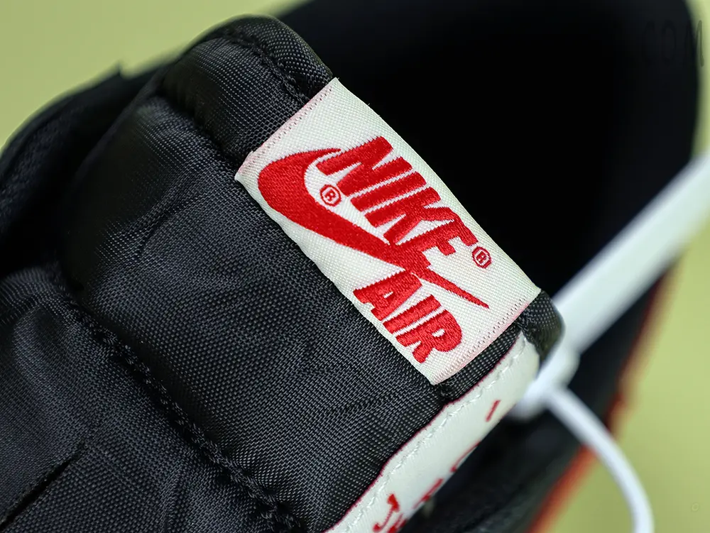 Travis Scott X Air Jordan 1 Low Bred &ndash; Image 2