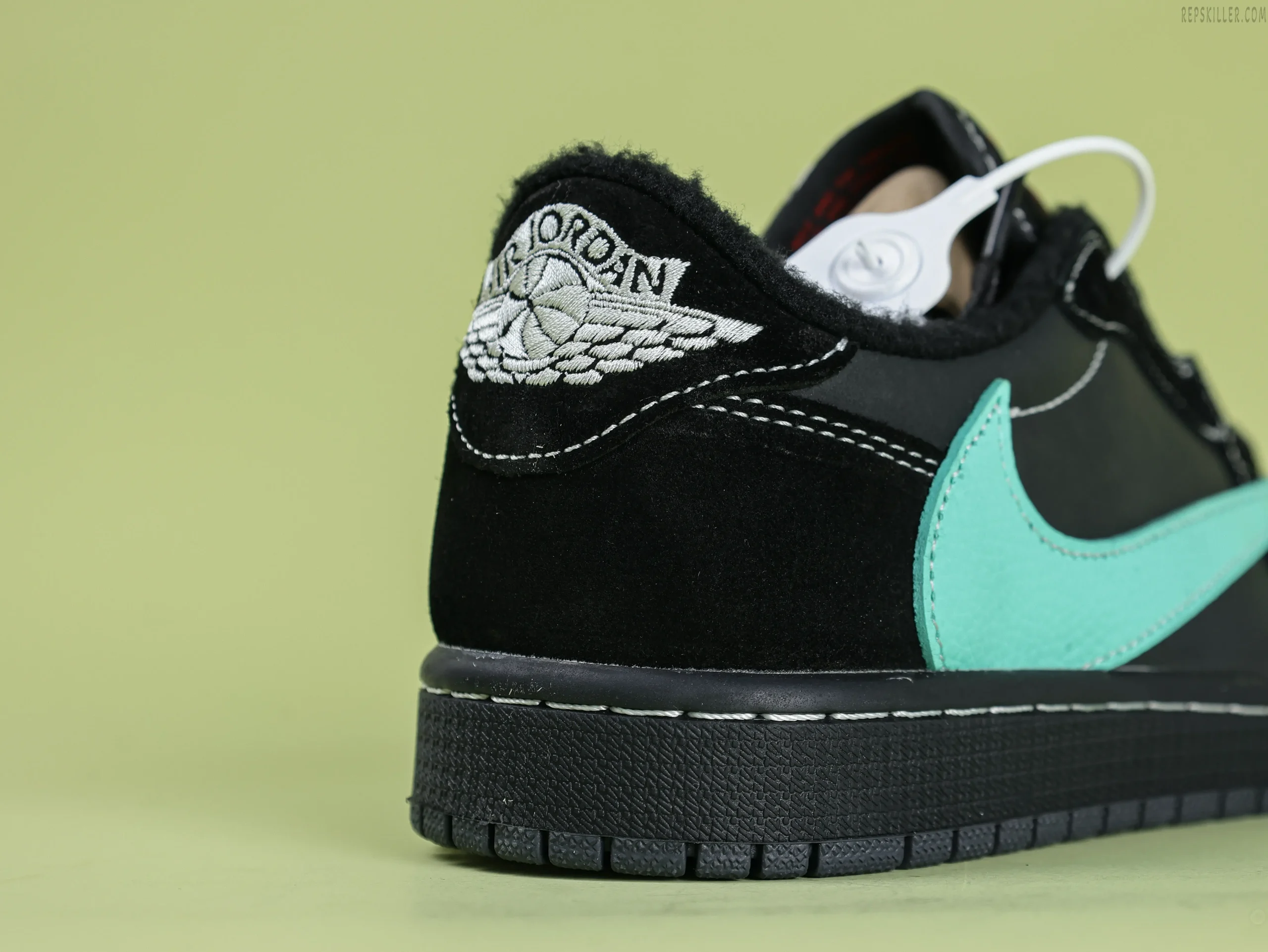 Travis Scott X Air Jordan 1 Low Og Sp Tiffany – Image 4 Heel