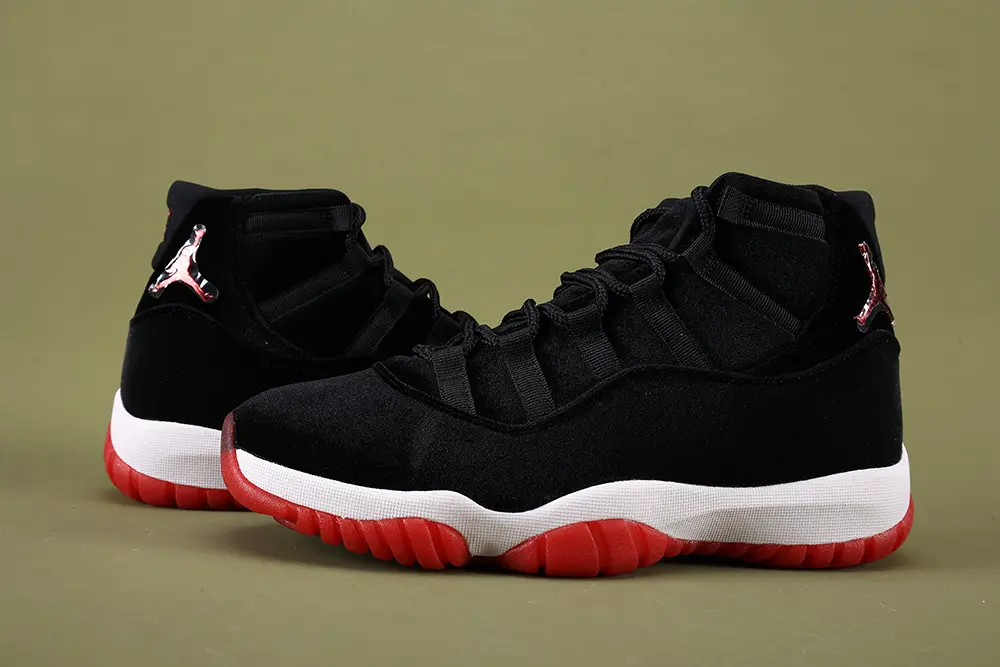 Wmns Air Jordan 11 Retro Bred Velvet