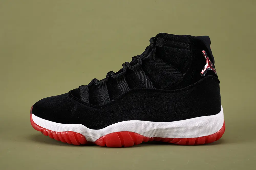 Wmns Air Jordan 11 Retro Bred Velvet