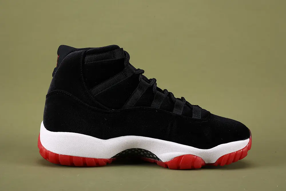 Wmns Air Jordan 11 Retro Bred Velvet