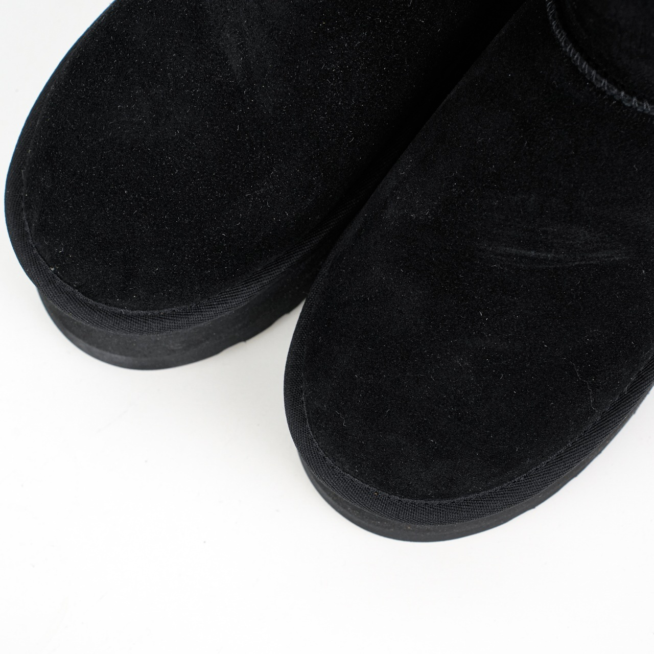 Wmns Classic Mini Platform Boot Black
