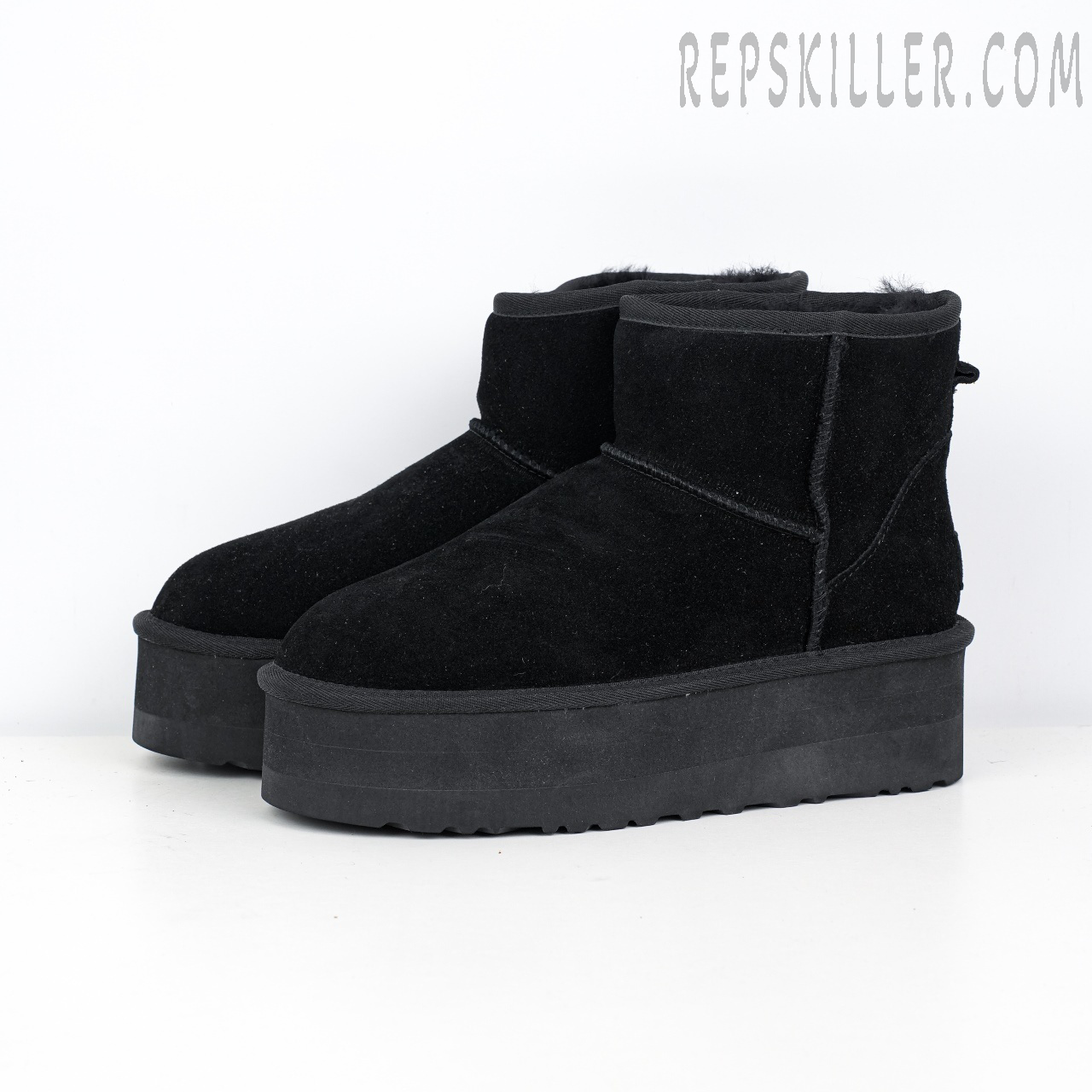 Wmns Classic Mini Platform Boot Black