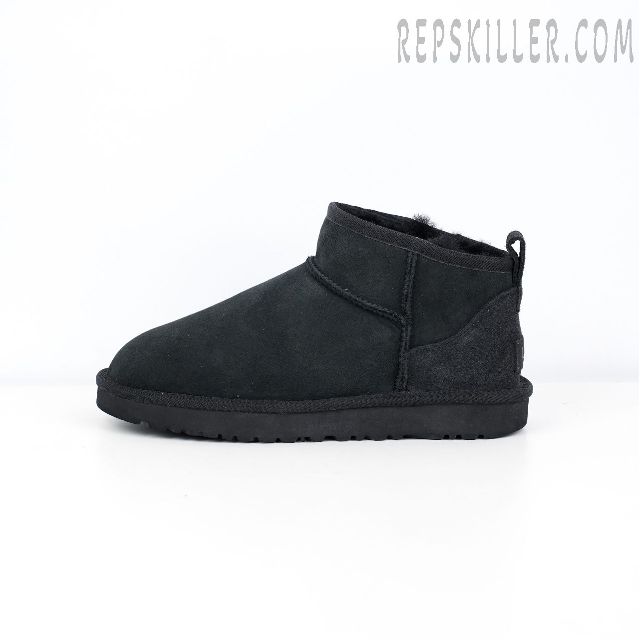 Wmns Classic Ultra Mini Boot Black
