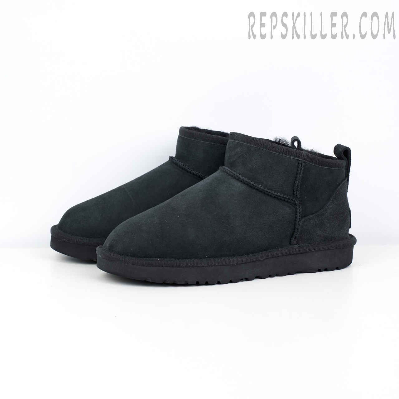 Wmns Classic Ultra Mini Boot Black