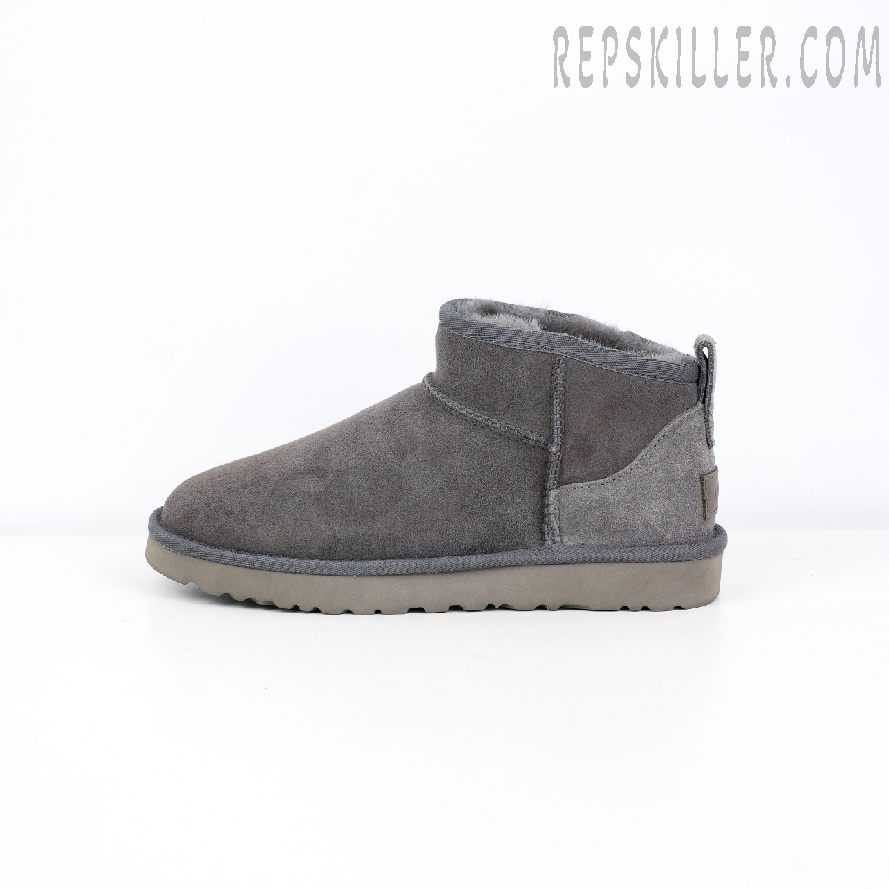 Wmns Classic Ultra Mini Boot Grey