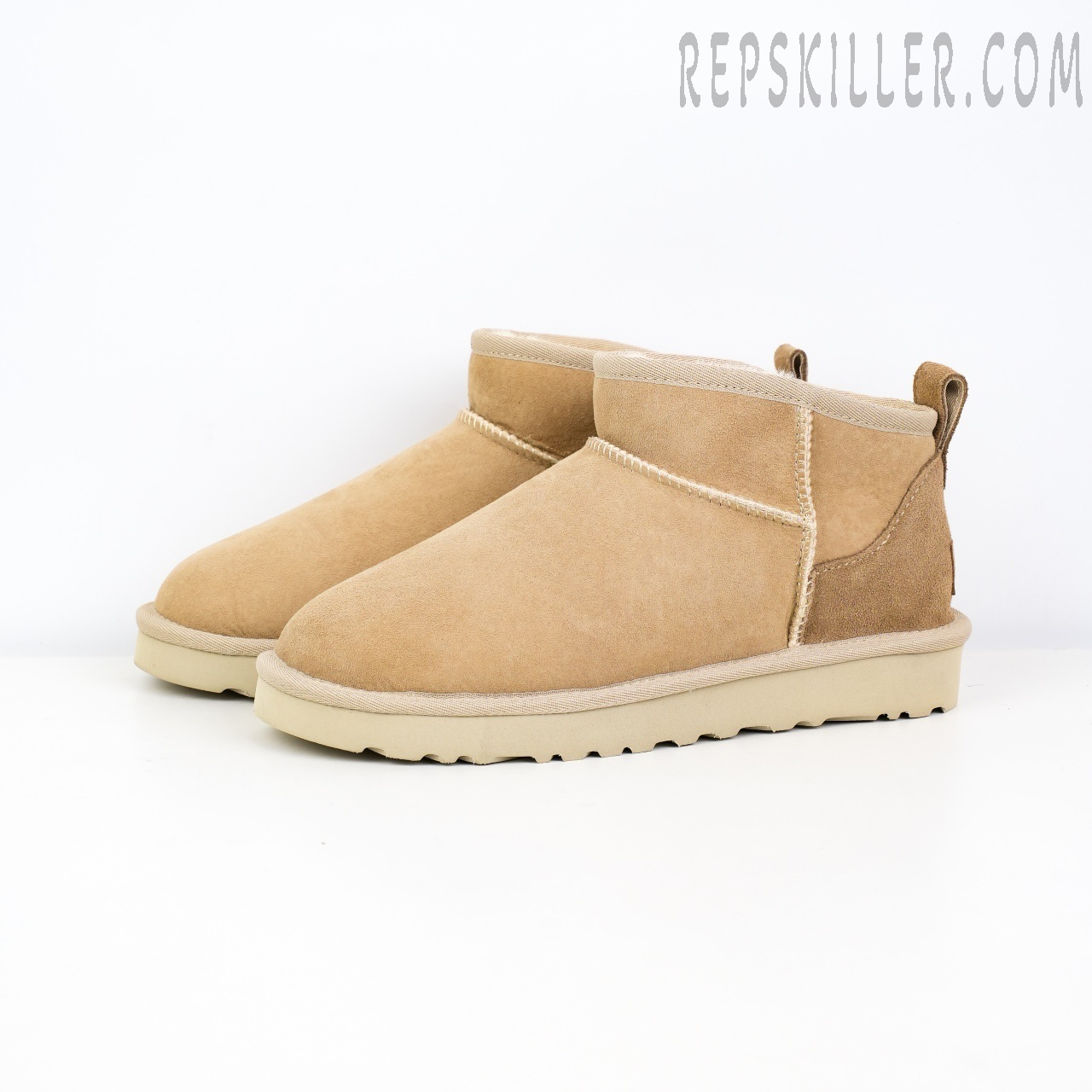 Wmns Classic Ultra Mini Boot Sand
