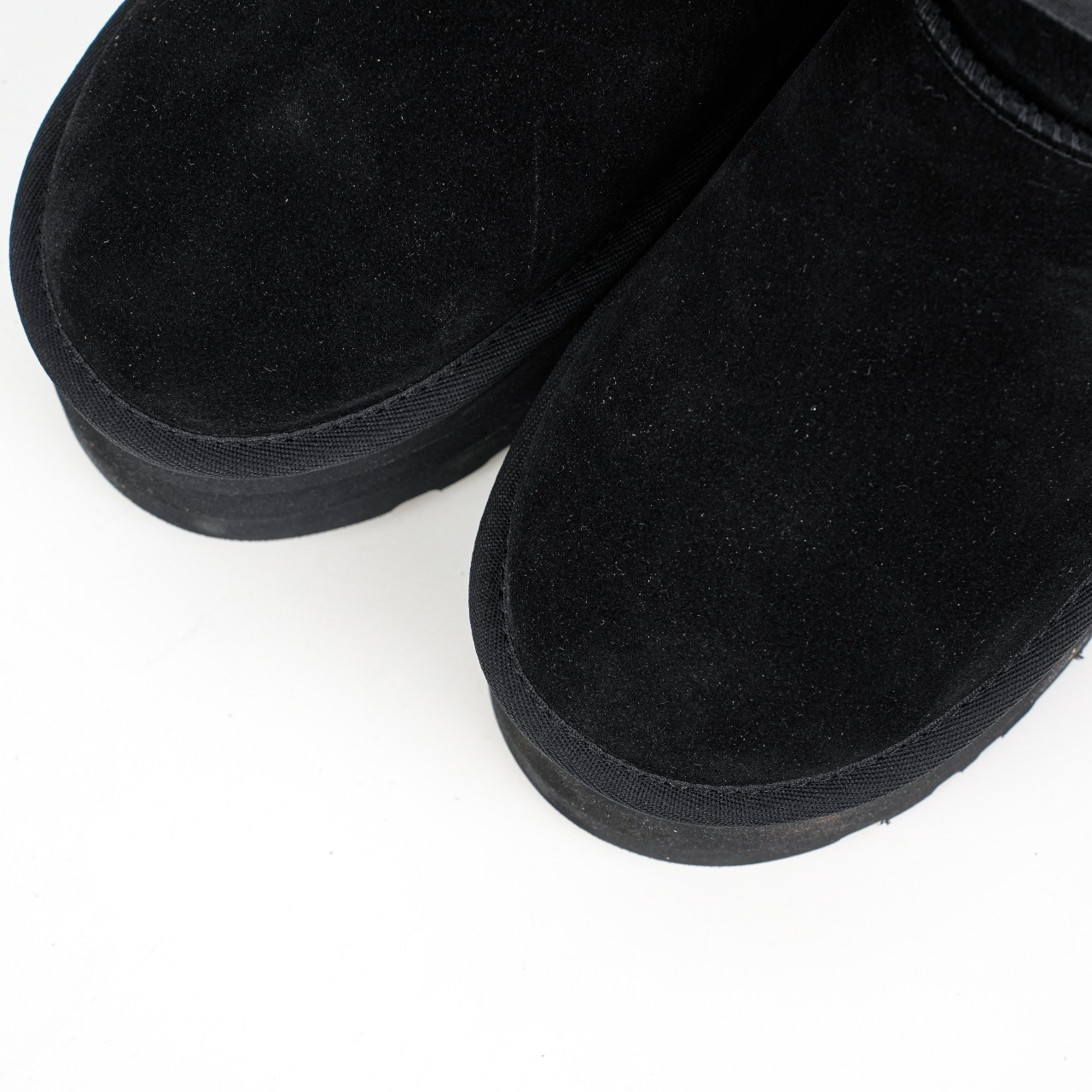 Wmns Classic Ultra Mini Platform Boot Black