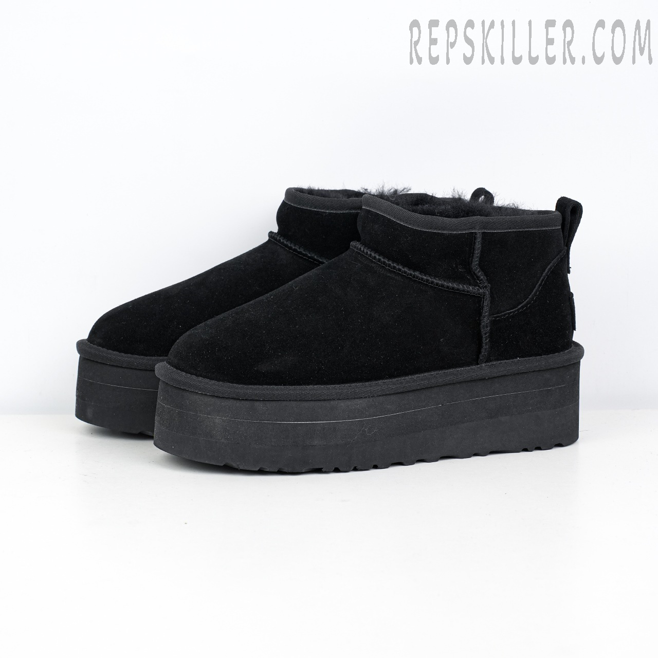 Wmns Classic Ultra Mini Platform Boot Black