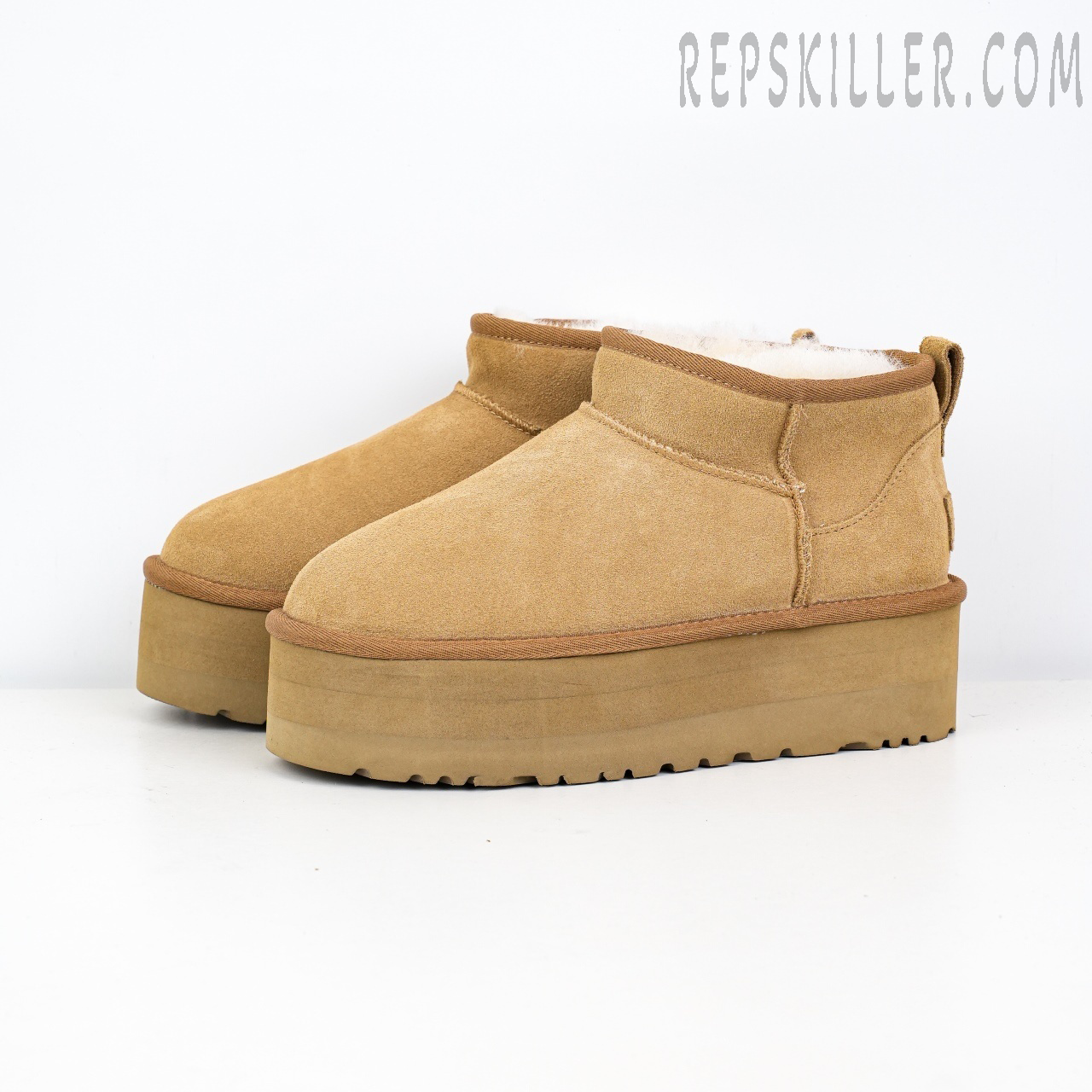 Wmns Classic Ultra Mini Platform Boot Chestnut