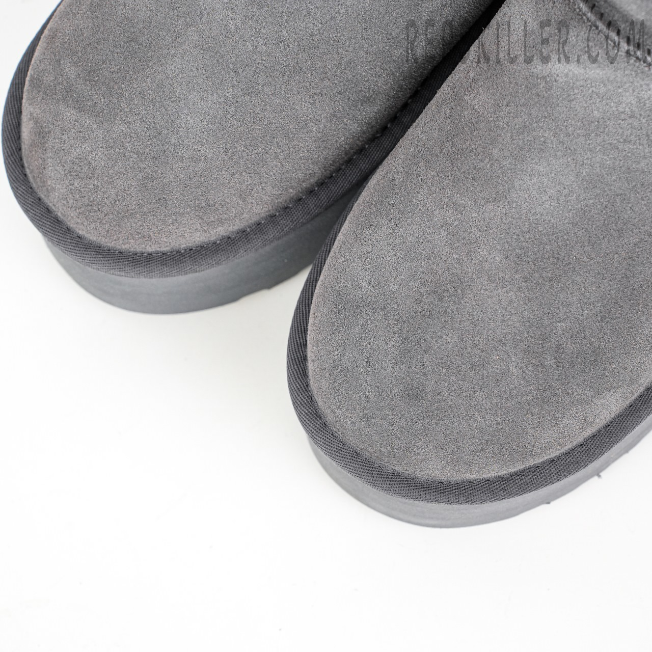 Wmns Classic Ultra Mini Platform Boot Grey