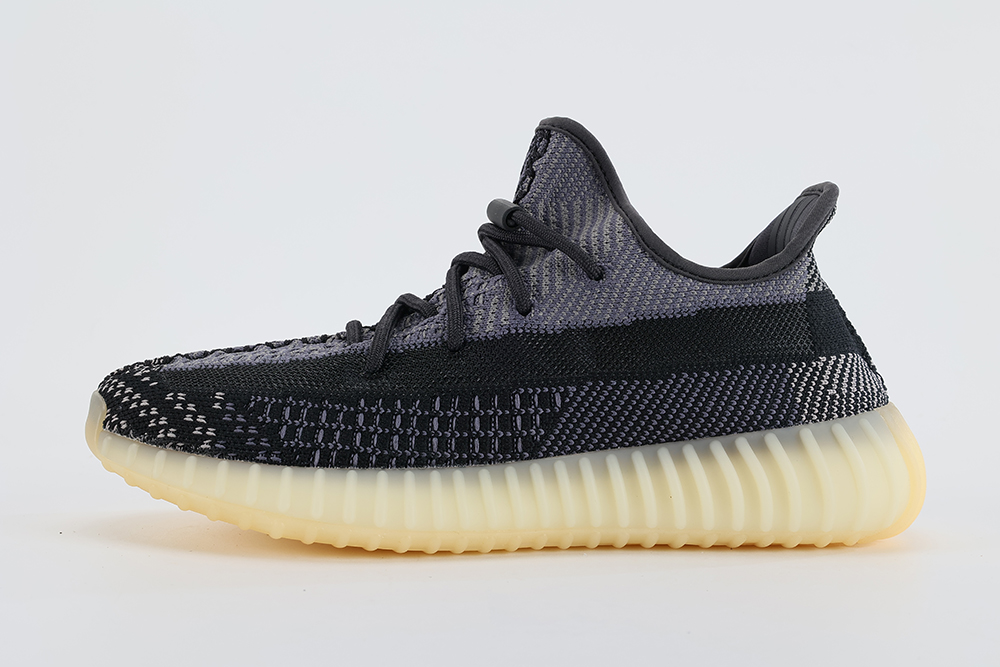 Yeezy Boost 350 V2 Carbon – Image 3 Yeezy Boost 350 V2 'Carbon' Replica