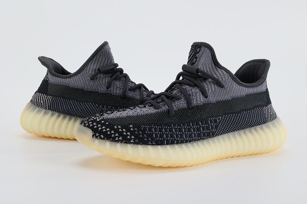 Yeezy Boost 350 V2 Carbon – Image 2 Yeezy Boost 350 V2 'Carbon' Replica