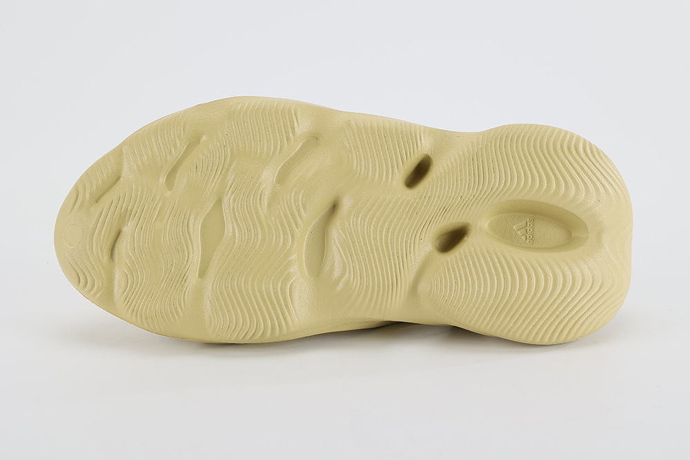 Yeezy Foam Runner Sulfur