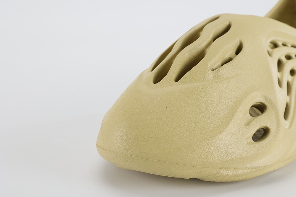 Yeezy Foam Runner Sulfur