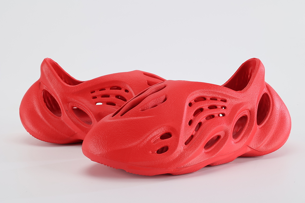 Yeezy Foam Runner Vermilion – Image 2 Yeezy Foam Runner 'Vermilion' Replica