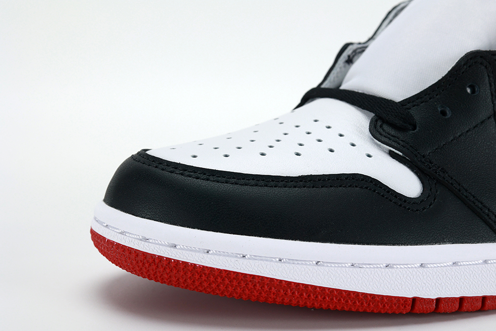 Jordan 1 Retro High Og Black Toe 2016