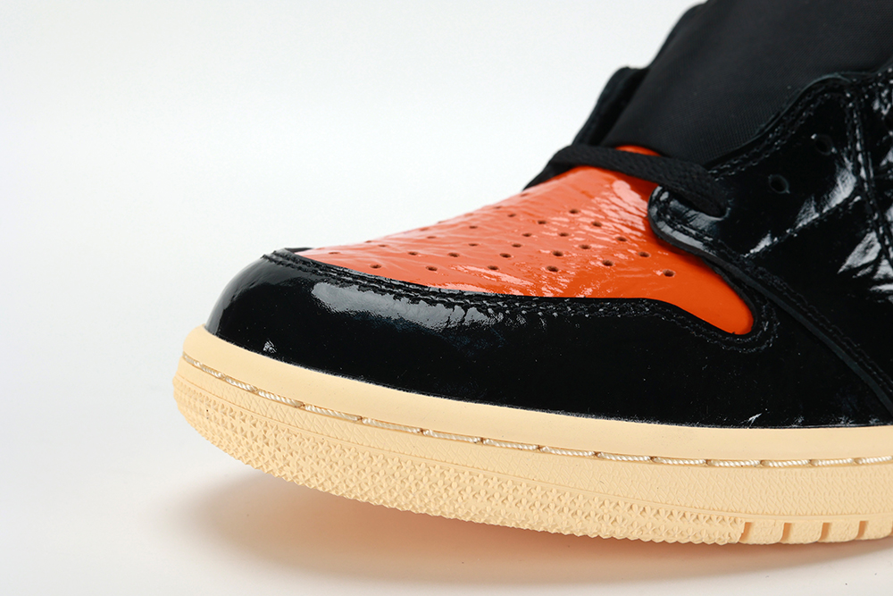 air-jordan-1-retro-high-og-shattered-backboard-3.0-replica-4.webp Air Jordan 1 Retro High Og Shattered Backboard 3 0