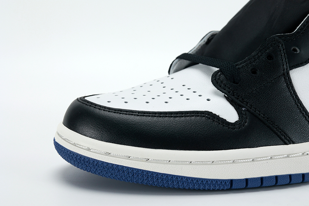 air-jordan-1-retrohigh-og-blue-moon-replica-7webp101.webp Air Jordan 1 Retro High Og Blue Moon Replica