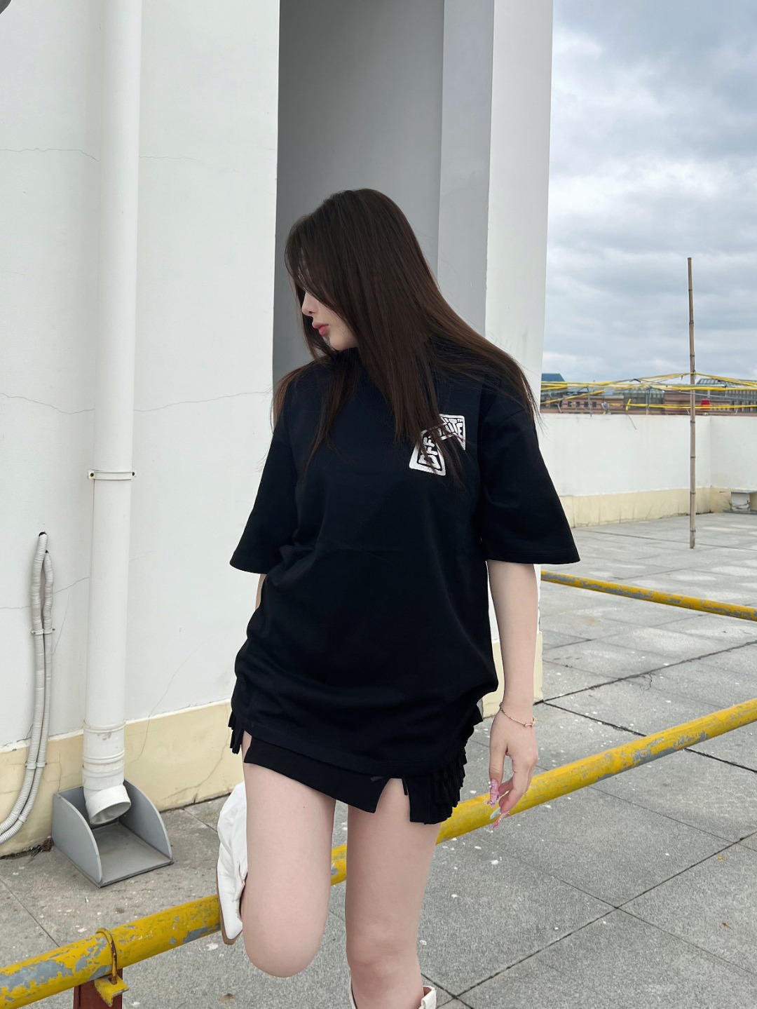 Off White Co Virgil Nail Arrows Print T Shirt – Image 2 Off White Co Virgil Nail Arrows Print T Shirt – Image 2