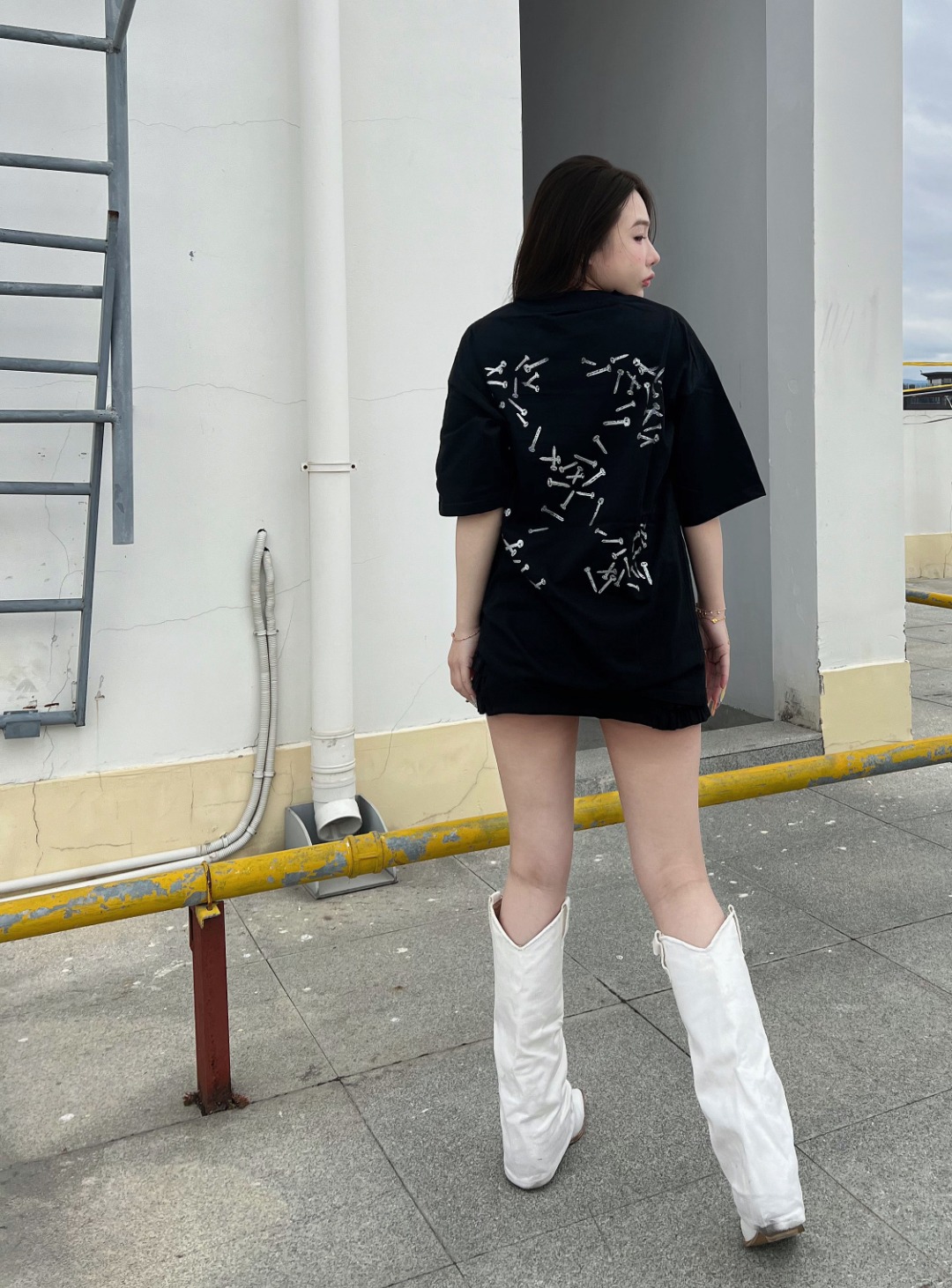 Off White Co Virgil Nail Arrows Print T Shirt – Image 6 Off White Co Virgil Nail Arrows Print T Shirt – Image 6