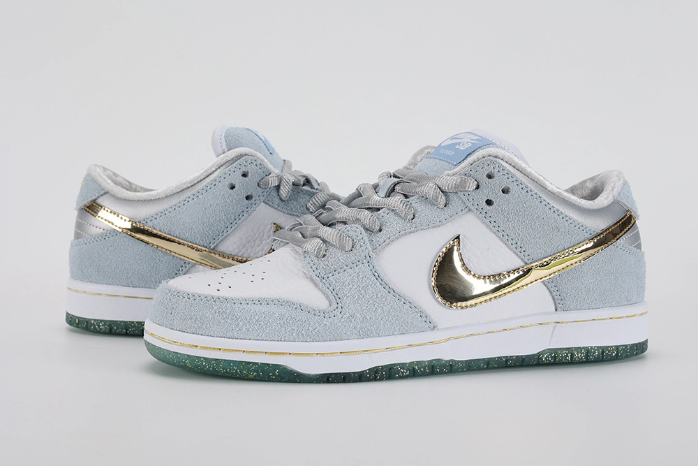 Sean Cliver X Dunk Low Sb Holiday Special – Image 2 sean-cliver-x-dunk-low-sb-'holiday-special'-replica