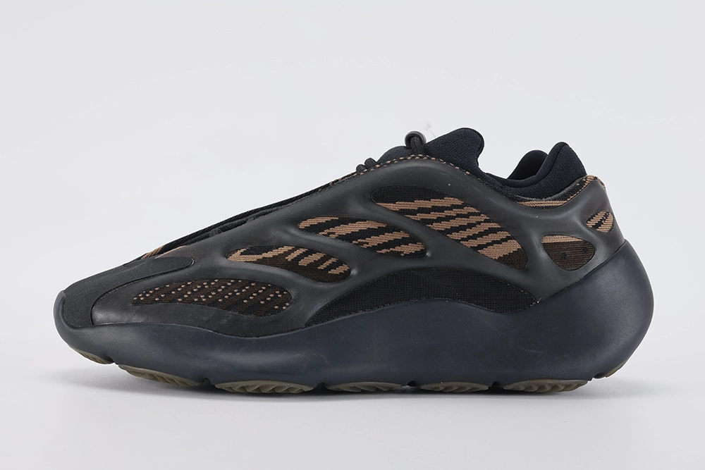 Yeezy 700 V3 Clay Brown Replica – Image 3 yeezy-700-v3-clay-brown-replica