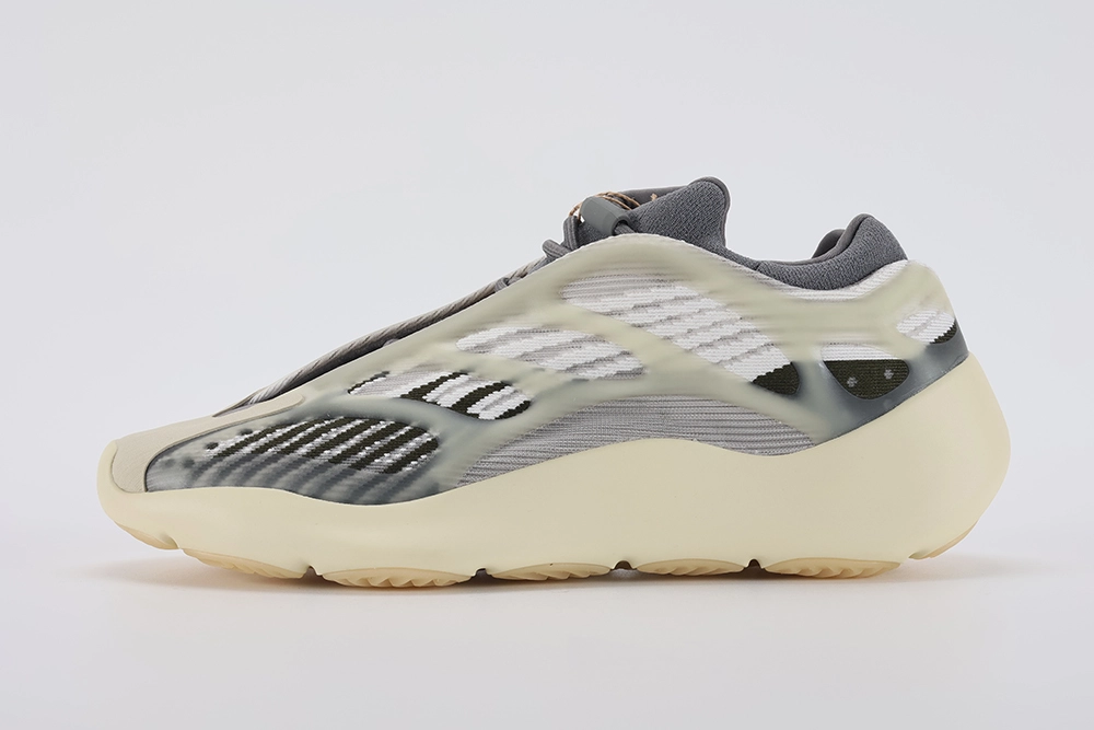 Yeezy 700 V3 Fade Salt Replica – Image 3 yeezy-700-v3-'fade-salt'-replica