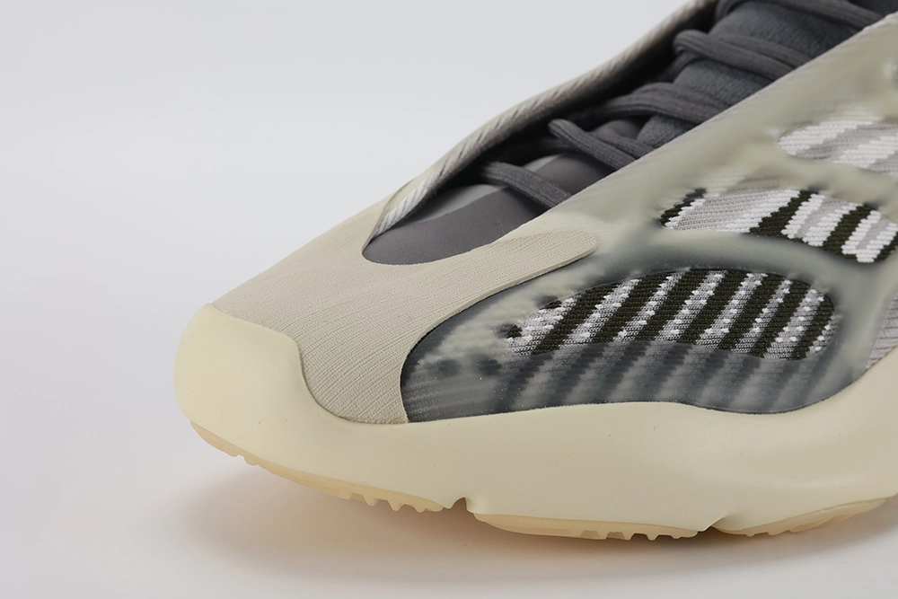yeezy-700-v3-fade-salt-replica-4.webp Yeezy 700 V3 Fade Salt Replica