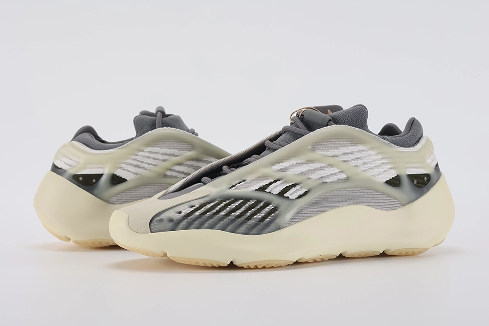 Yeezy 700 V3 Fade Salt Replica – Image 2 yeezy-700-v3-'fade-salt'-replica