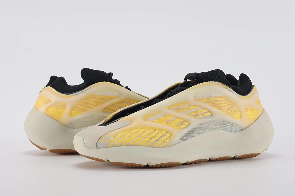 Yeezy 700 V3 Mono Safflower Replica