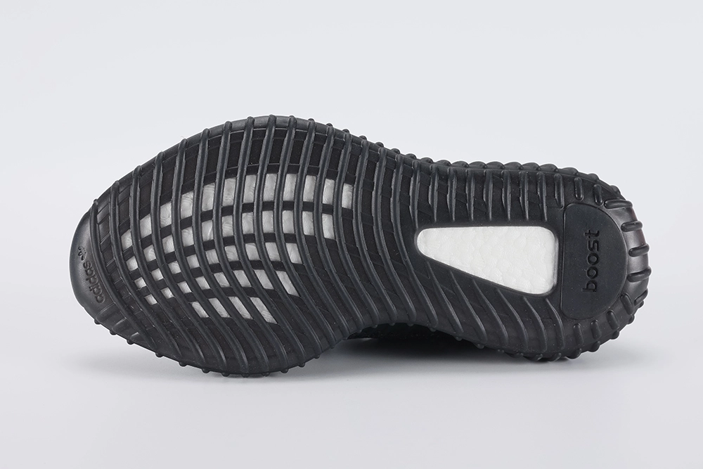 Yeezy Boost 350 V2 Black Reflective Replica – Image 4 yeezy-boost-350-v2-'black-reflective'-replica