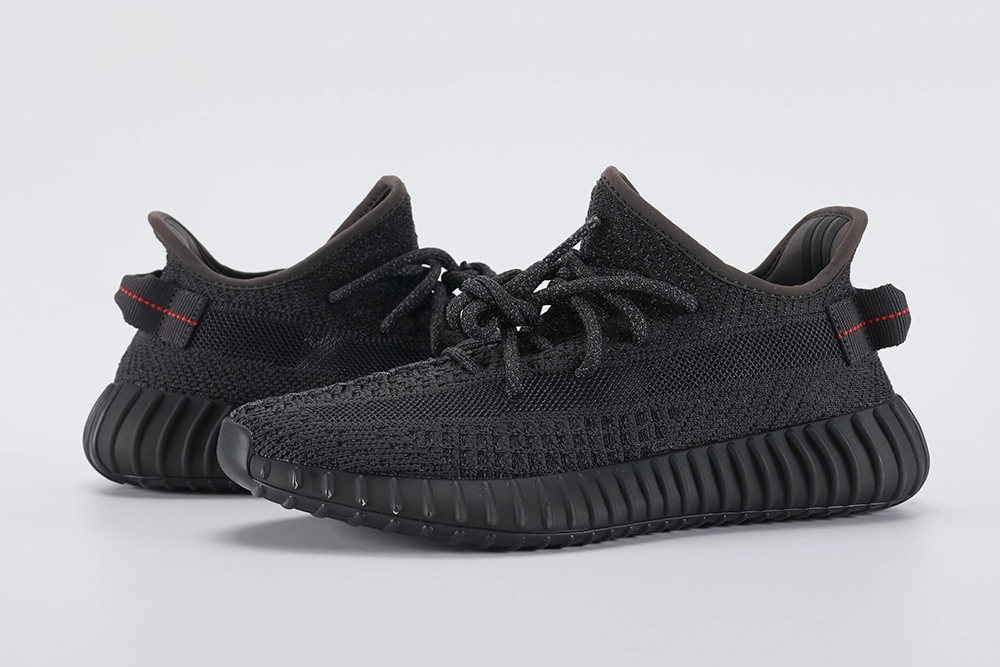 Yeezy Boost 350 V2 Black Reflective Replica – Image 2 yeezy-boost-350-v2-'black-reflective'-replica