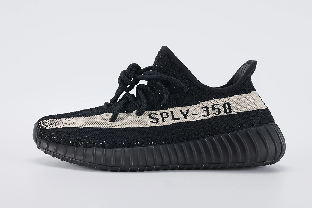 Yeezy Boost 350 V2 Oreo Replica – Image 3 Yeezy Boost 350 V2 'Oreo' Replica