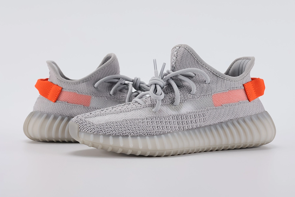 Yeezy Boost 350 V2 Tail Light Replica – Image 2 yeezy-boost-350-v2-'tail-light'-replica